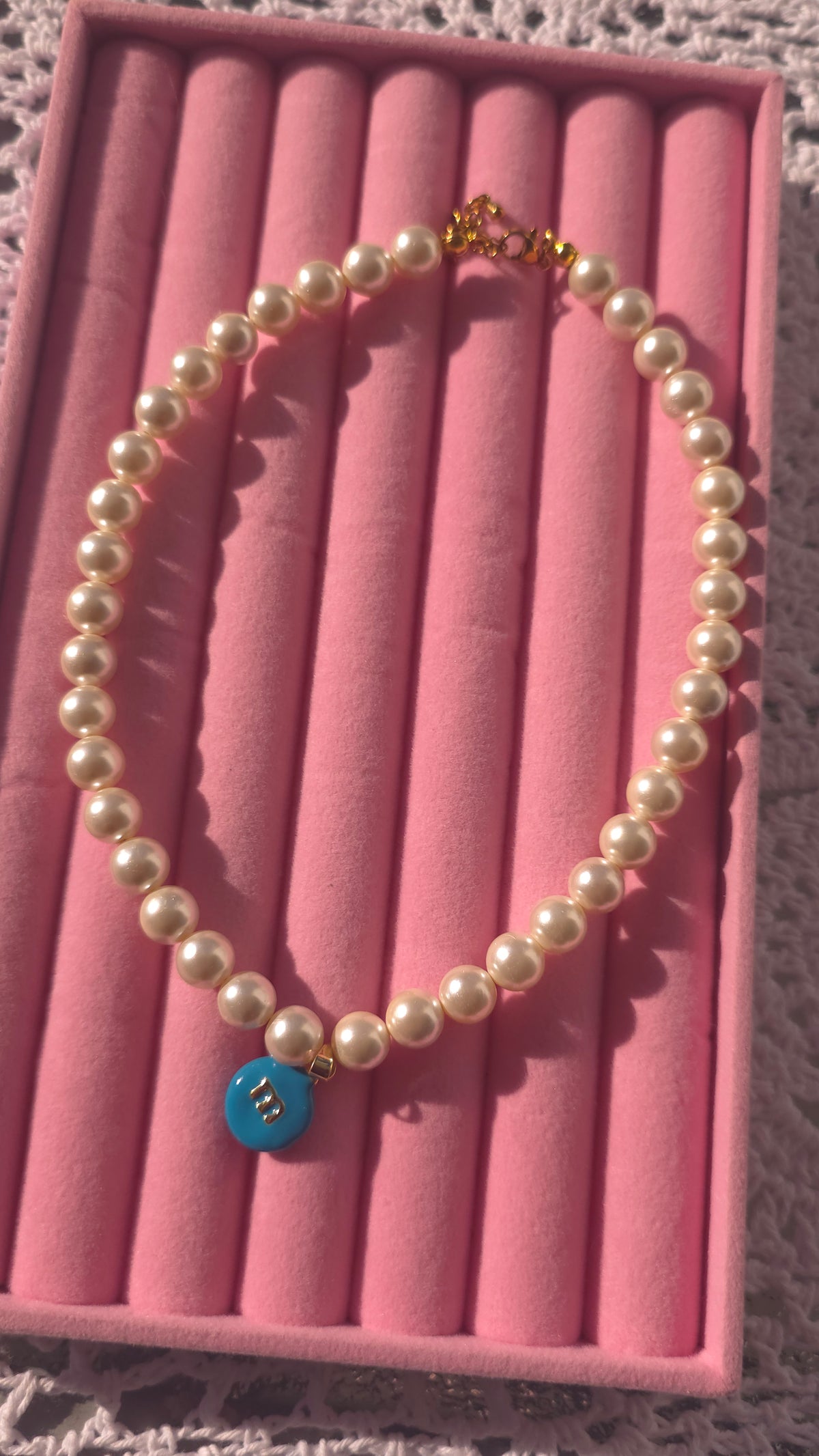 Imitation Pearl Choker with m&m's pendant