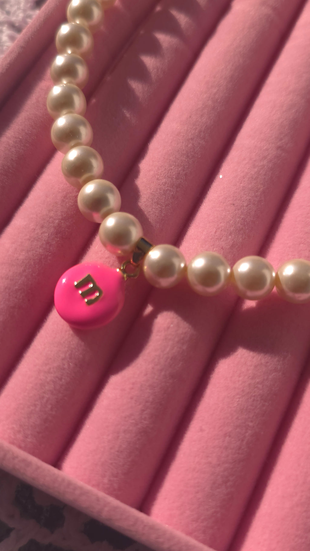 Imitation Pearl Choker with m&m's pendant