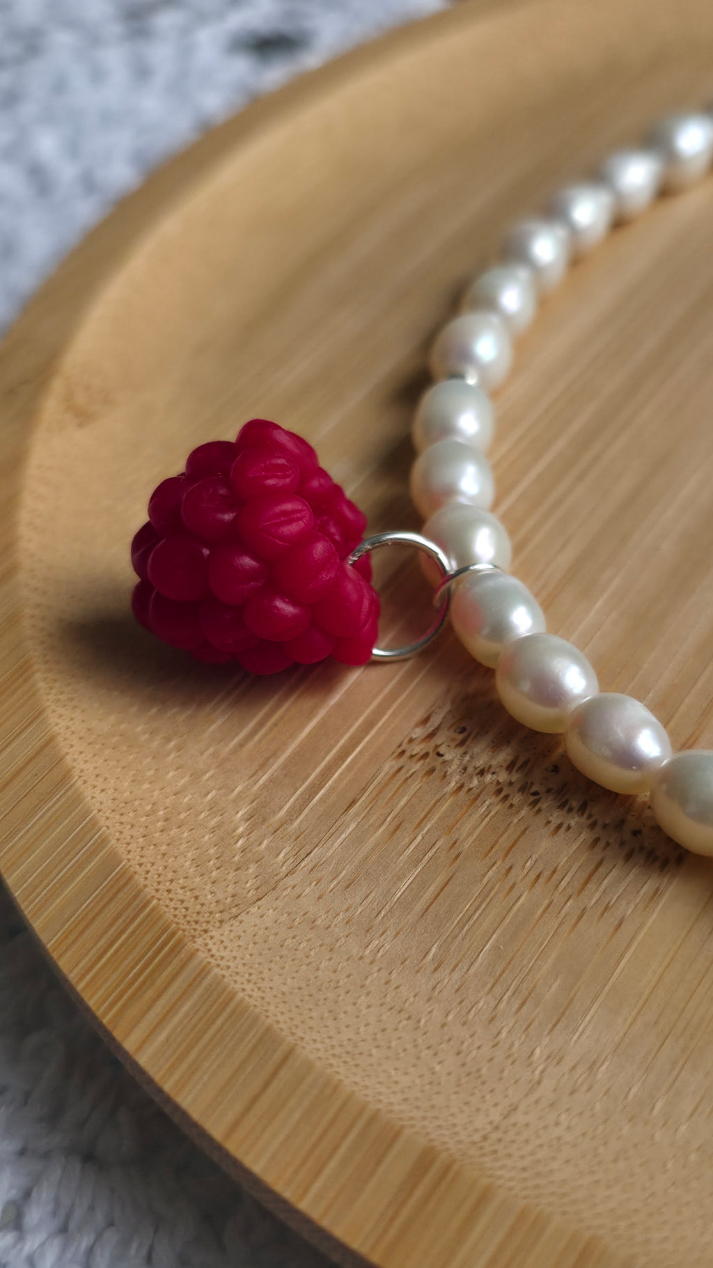 Freshwater Pearl Choker with Raspberry