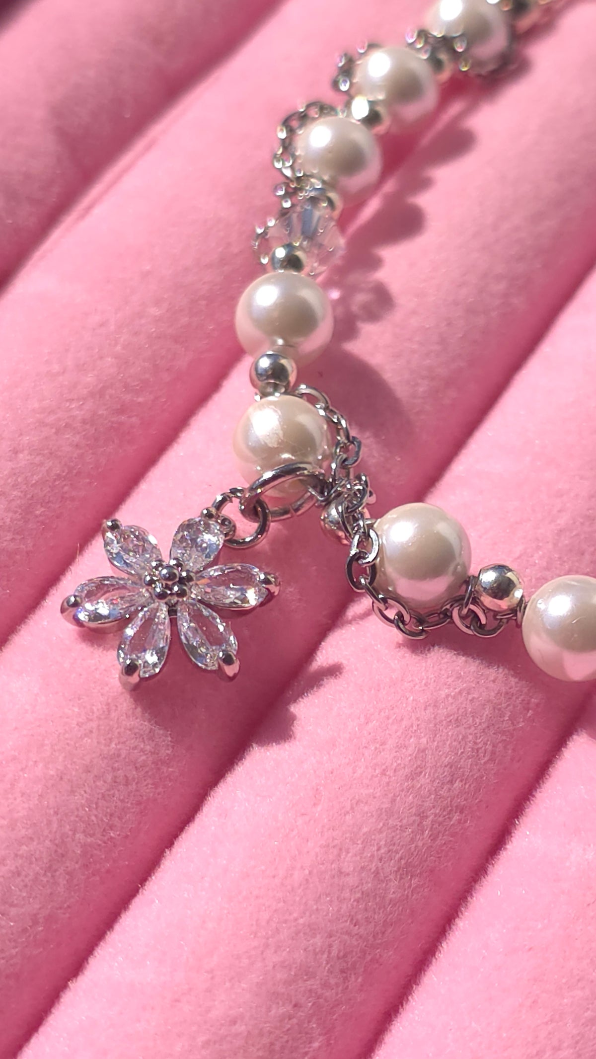 Chained, but delicate Bracelet