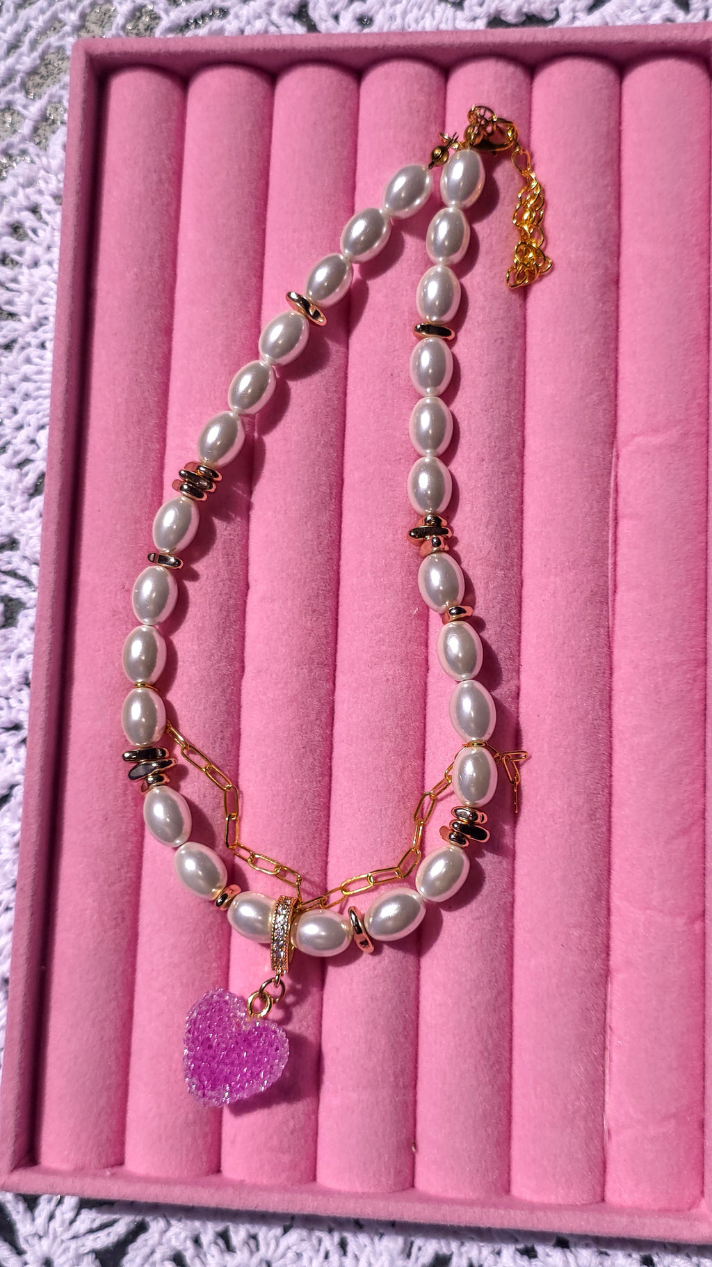 A nostalgic dream choker